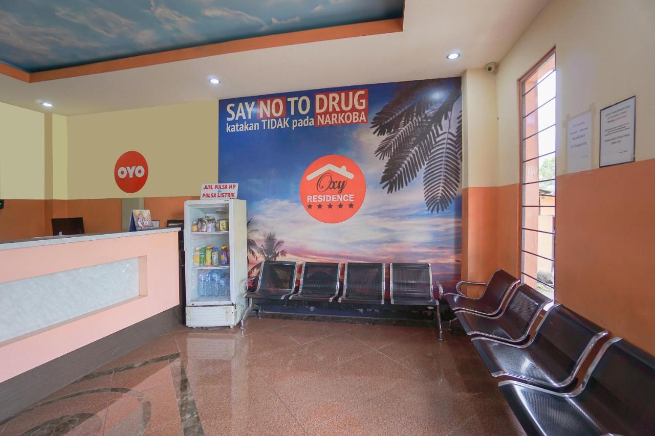 Super Oyo 2639 Oxy Townhouse Hotel Manado Buitenkant foto