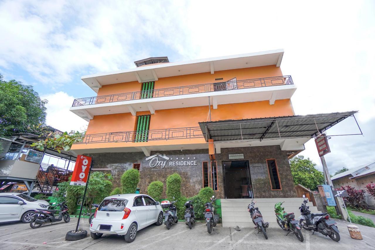 Super Oyo 2639 Oxy Townhouse Hotel Manado Buitenkant foto