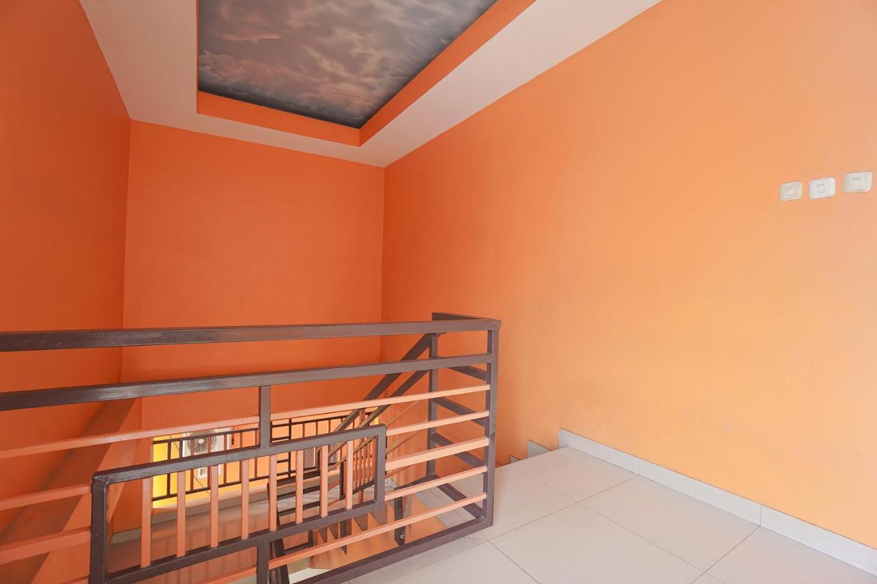 Super Oyo 2639 Oxy Townhouse Hotel Manado Buitenkant foto