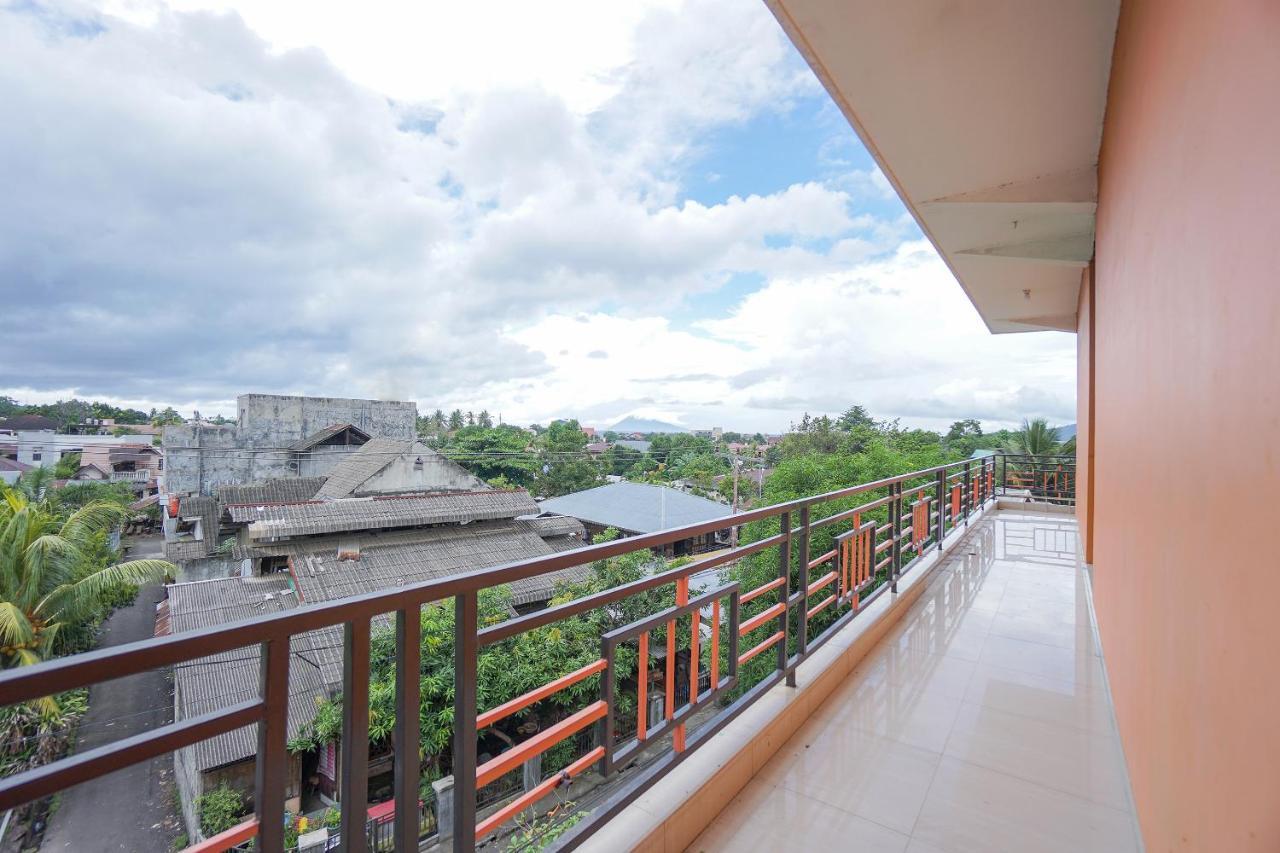 Super Oyo 2639 Oxy Townhouse Hotel Manado Buitenkant foto